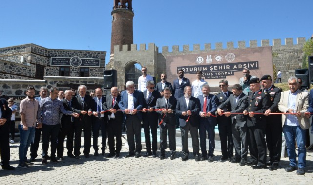 Erzurum’un tarih, sanat ve kültürüne ışık tutan “Şehir Arşivi” açıldı