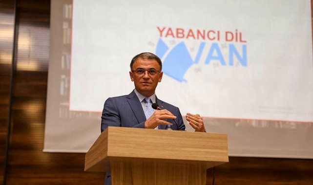 Vali Balcı: Yurt dışından yabancı dil kaynakları alacağız