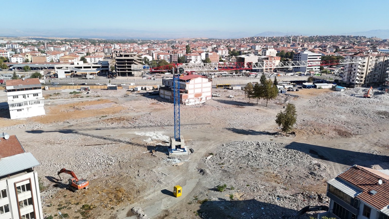 Vali Yavuz, sabah saatlerinde sahayı denetledi;