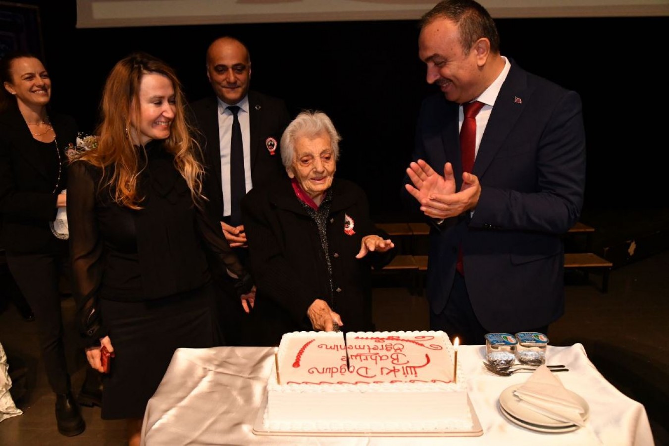 Emekli öğretmen, 24 Kasım’da 96. yaşına girdi;