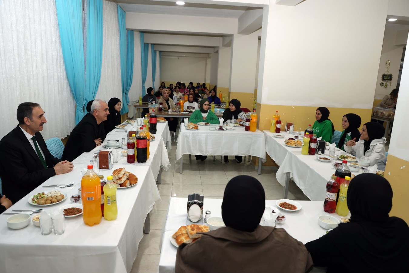 Öğrencilerin iftar heyecanını paylaştı;