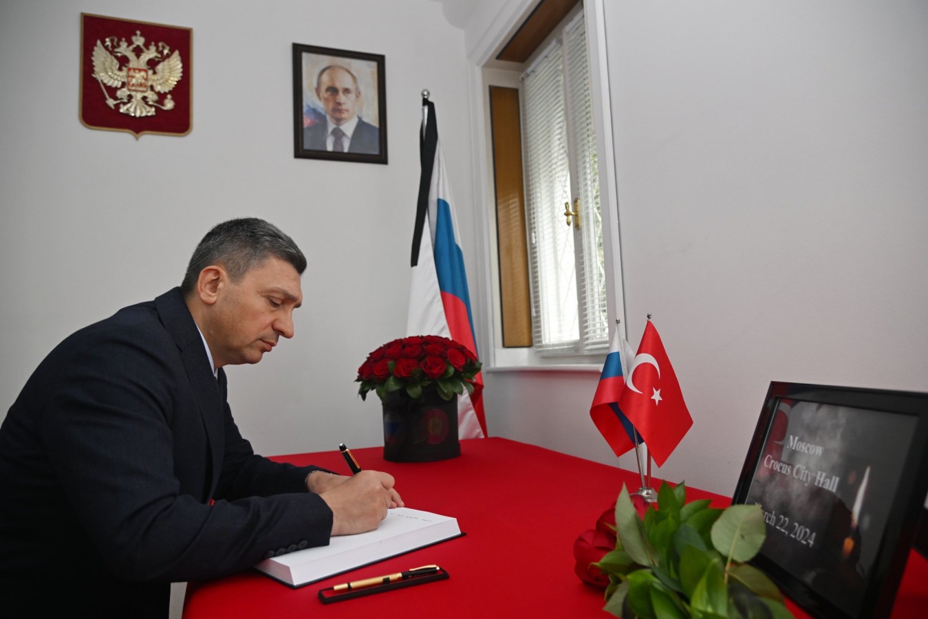 Vali Şahin'den Rusya Başkonsolosluğuna taziye ziyareti