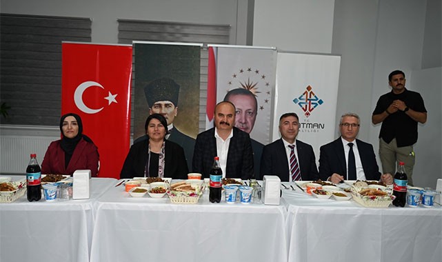 ''Bir öğrencinin hayatında yepyeni ufuklar açabilirsiniz''