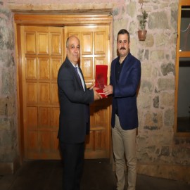 Kaymakamdan teşekkür plaketi