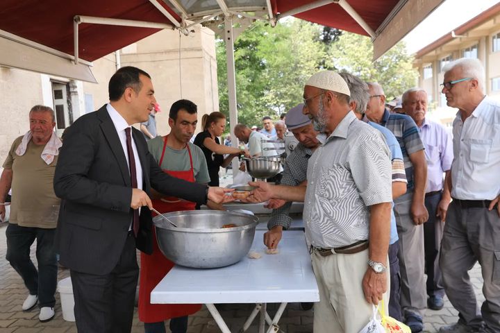 Cuma çıkışı lokma