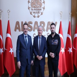 Aksaray’da “30. Yıl Vefa Buluşması” rüzgârı: Mia Haber ve TİMBİR’den Vali Duru’ya anlamlı ziyaret