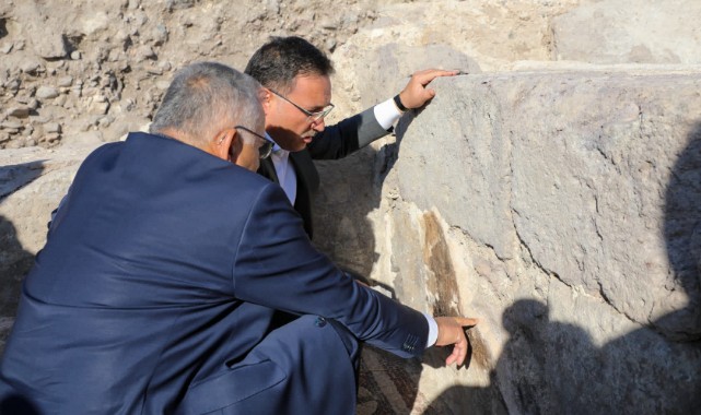 Kayseri'deki mozaikli yapı sürprizlere gebe