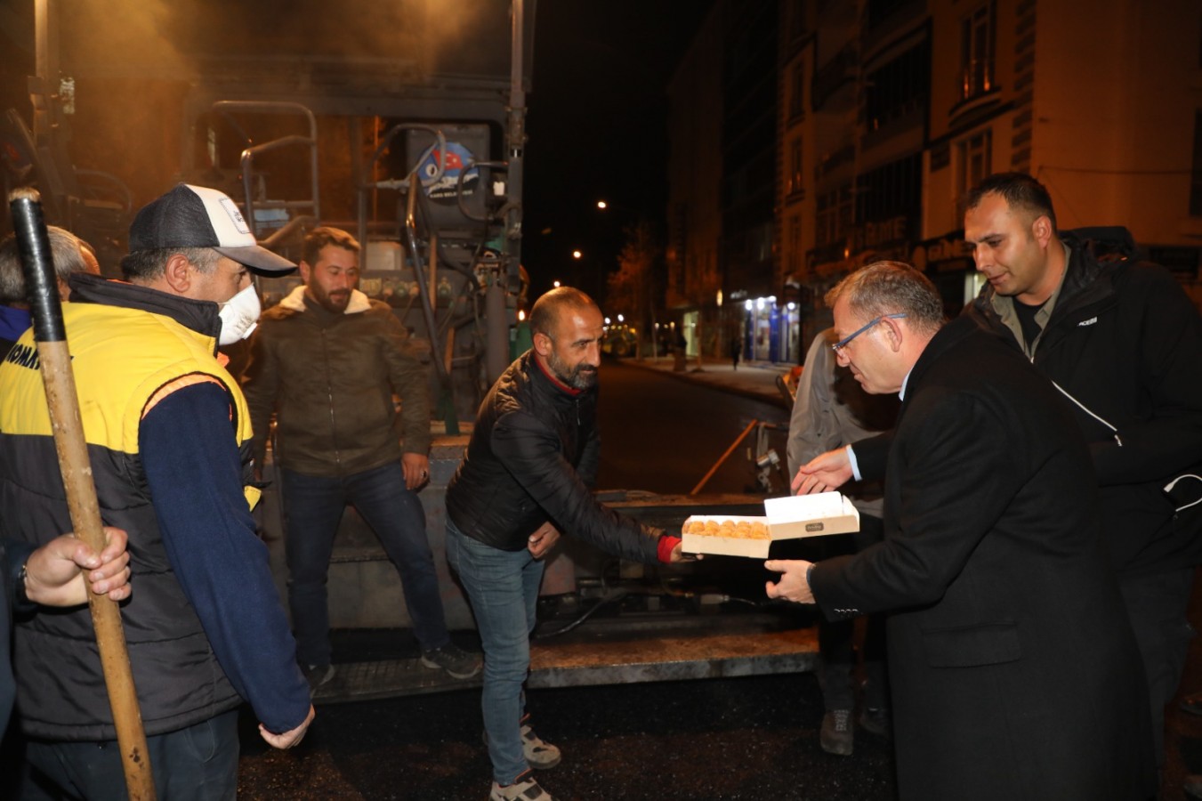 “Tatlı yiyelim, tatlı çalışalım”