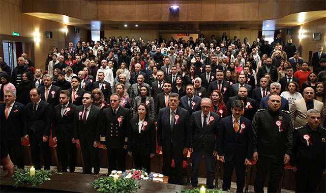 ''Özveriyle çalışan tüm öğretmenlerimizin günü kutlu olsun'';