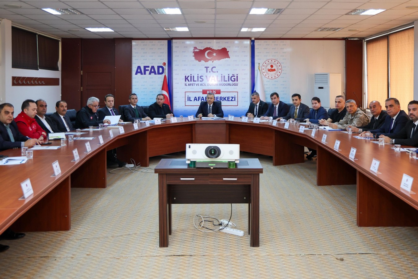 Kilis'te, yoğun kar yağışı için tedbirler alındı;