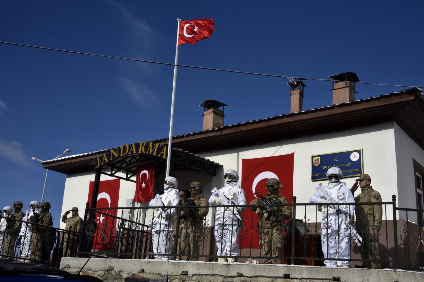 20 yıl önce kapanan karakol yeniden açıldı;