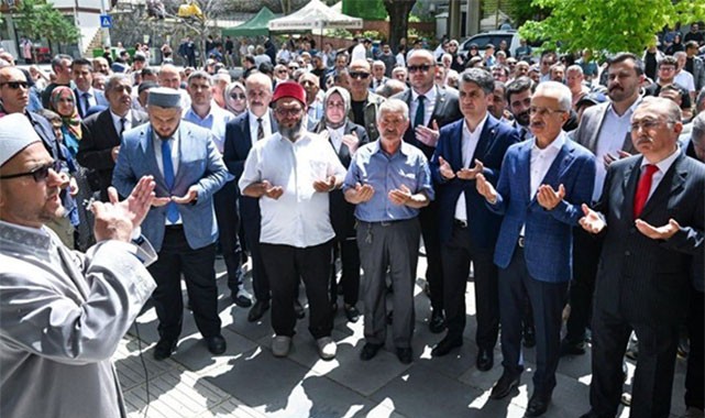 Fatih'in rehberi, çağları aşan mürşit: Akşemsettin Hazretleri dualarla anıldı