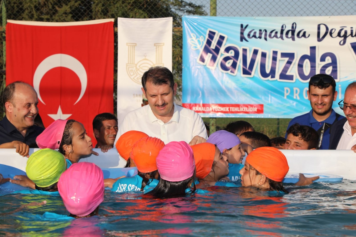 “Kanalda değil havuzda yüz”;