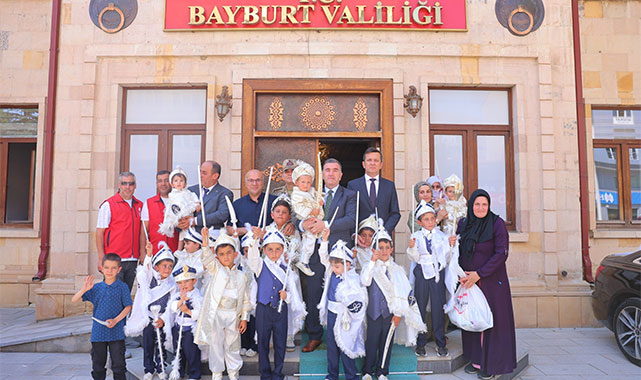 ''Çocuklarımızın yüzündeki gülümseme, yarınlara olan umudumuzdur'';