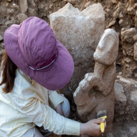 Karahantepe’de 11 bin yıllık heykel bulundu