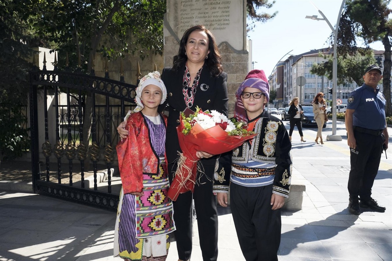 Burdur'un ilk kadın valisi göreve başladı;