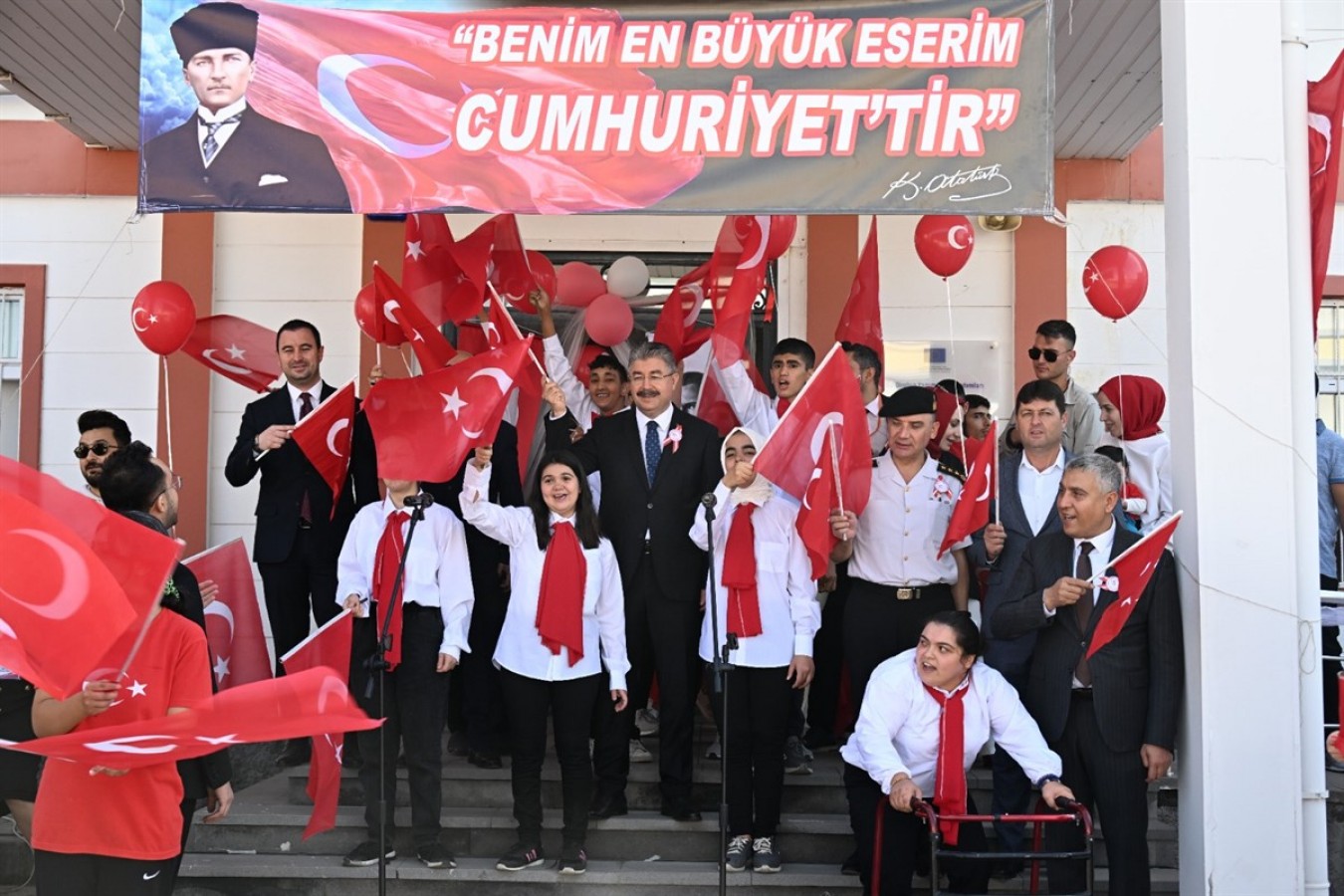 Özel öğrencilerin Cumhuriyet coşkusu