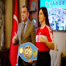 Vali Eldivan, dünya şampiyonunu makamında ağırladı