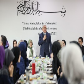 "Ramazan ayı, gönül dünyamızı zenginleştiriyor"