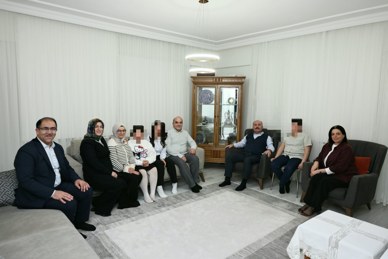 Vali Çalgan’dan koruyucu aileye şefkat ziyareti