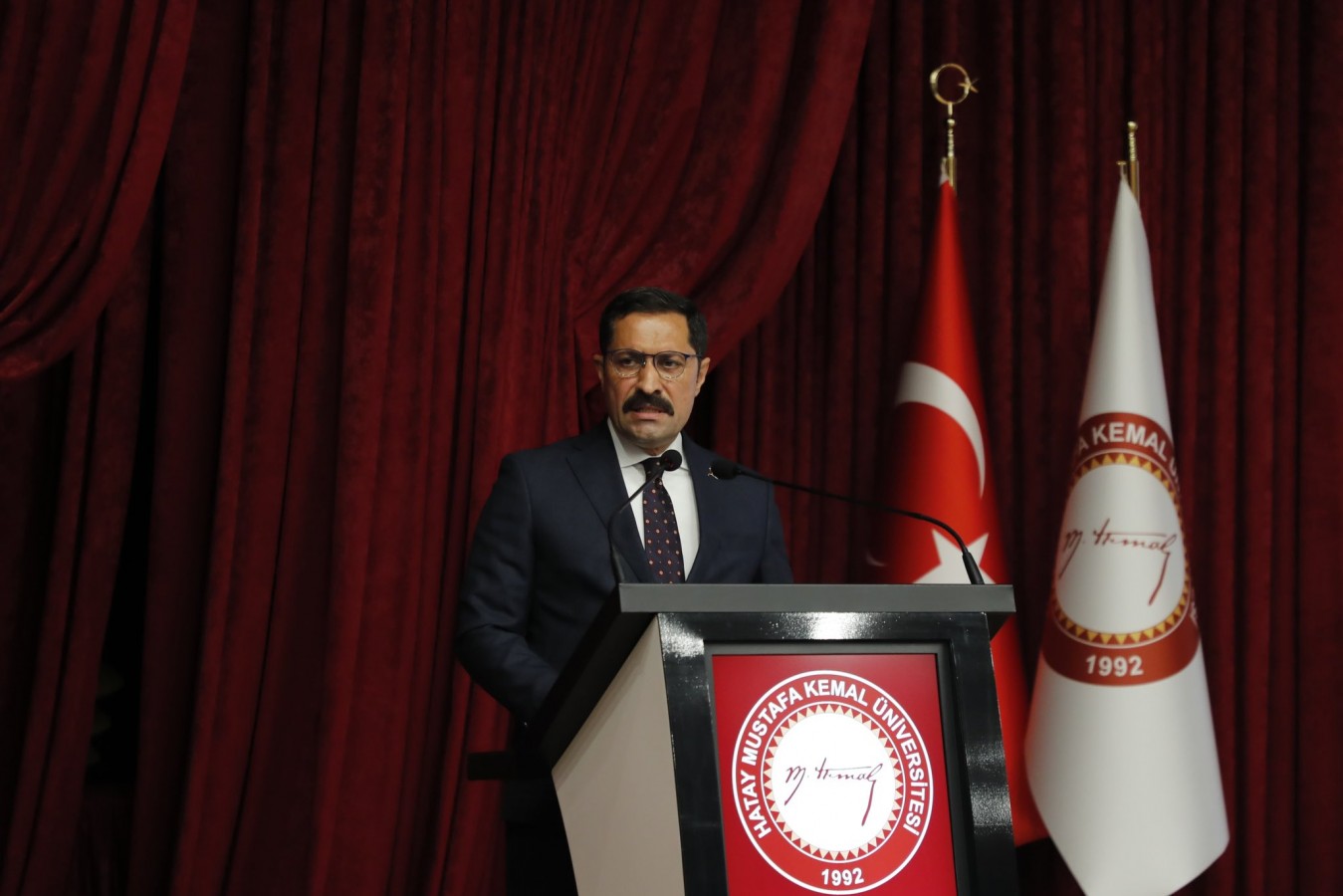 "Türkçe, milletimizi ortak bir anlam dünyasında buluşturan en güçlü bağdır"