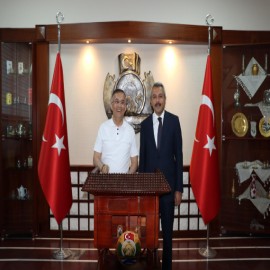 Rize'nin eski ve yeni valisi bir arada