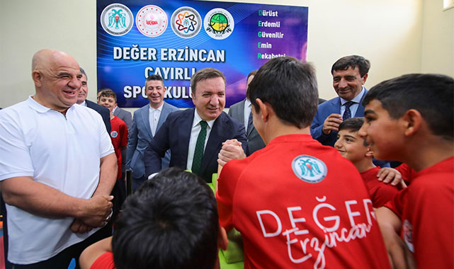 "Gençlerimize hem spor eğitimi hem de vatan, millet sevgisini öğretiyoruz";