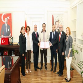 Kaymakam Yavuz, yaşlı vatandaşlara destek olacak projenin protokolünü imzaladı