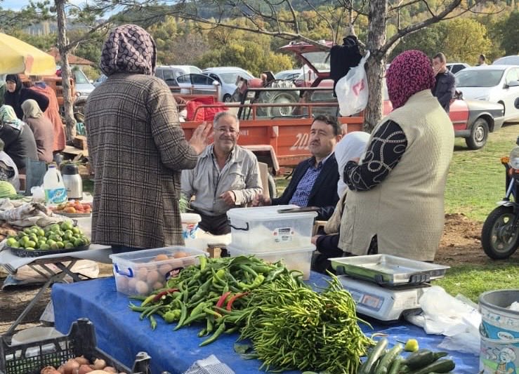 Vali Işın, pazar esnafının nabzını tuttu;
