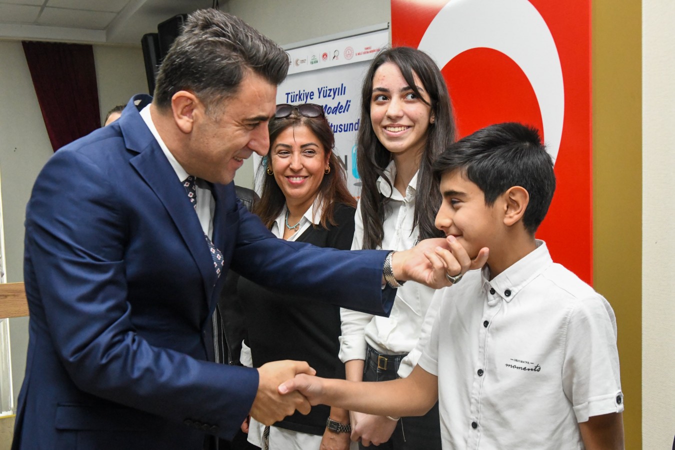 ''Hep birlikte daha güçlü bir eğitim geleceği inşa edeceğiz'';