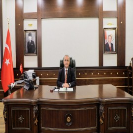 Yersiz eleştiriye Validen, tokat gibi cevap!