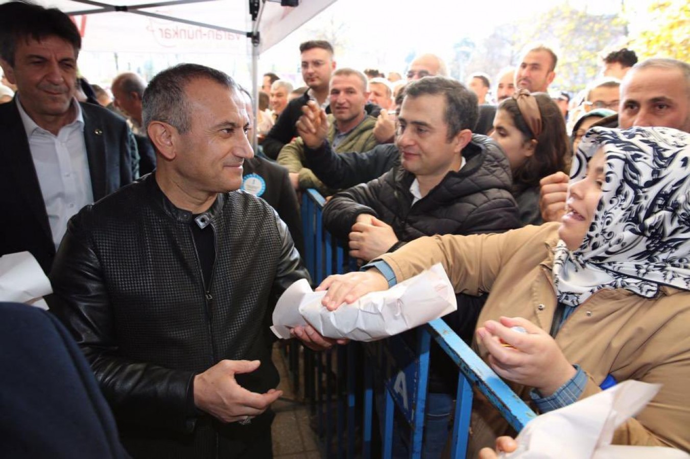 Festivalde 10 ton hamsi tüketildi