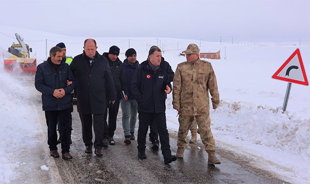 Bayburt'ta 9 köyün yolu kapandı: ''Ekiplerimiz büyük bir özveriyle çalışıyor''