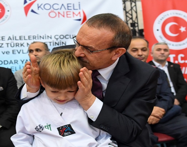 “Çocuklar Türk milletinin ferdi ve evladıdır”;