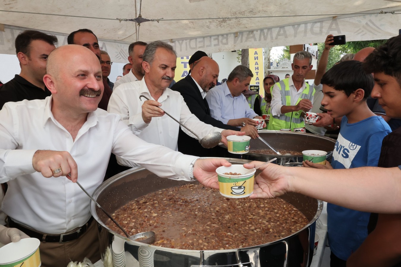 “Sevgi ve muhabbet bağlarının pekişmesine vesile olsun”