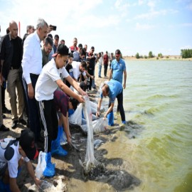 Edirne’nin yavru sazanları 6 ile gönderildi