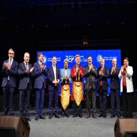 Ahilik Haftası'nda Bakan Bolat ve Vali Demiryürek, Ahilik kaftanı giydi