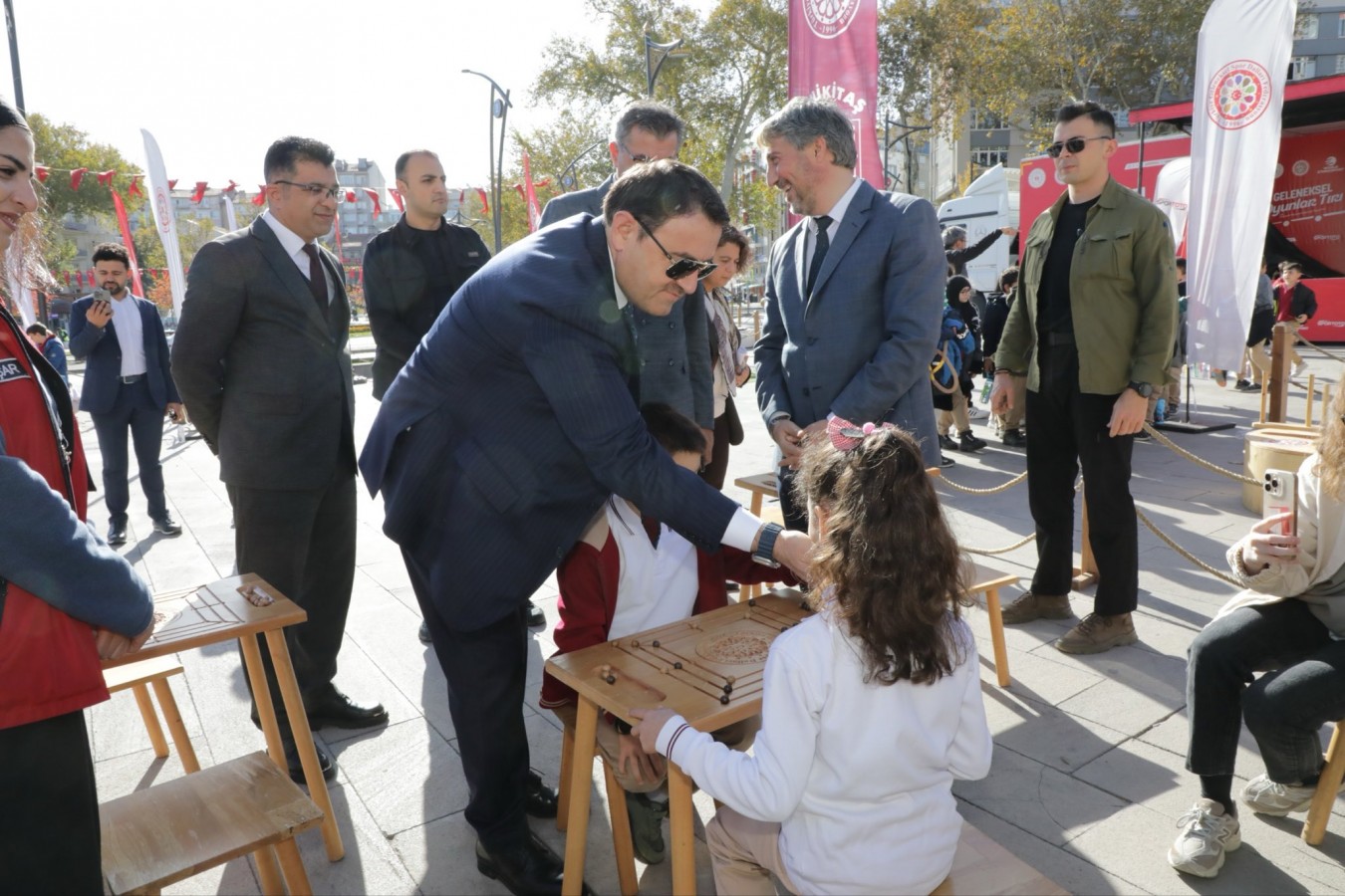 Kütahyalı çocuklar geleneksel oyunlarla buluştu;