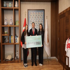 “Gençlerin bilim ve teknolojide gösterdikleri başarılar gurur verici”