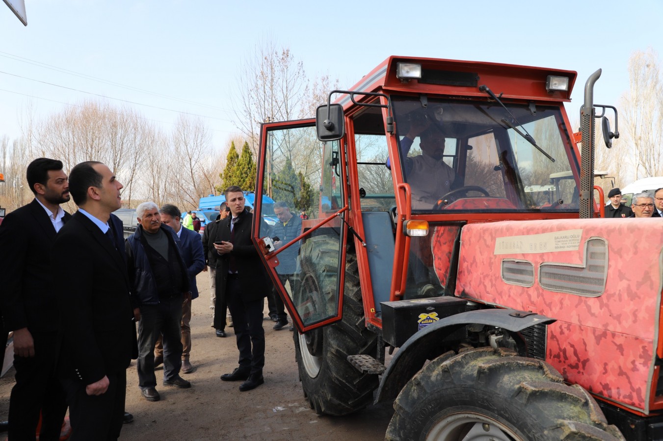 Çiftçilere kolaylık: Traktörler için mobil araç muayene istasyonu;