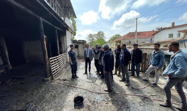 Ev ve ahır küle döndü, 30 küçükbaş hayvan telef oldu