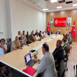 Karataş’ta balıkçı barınağı ve Tekne Üretim Merkezi masaya yatırıldı