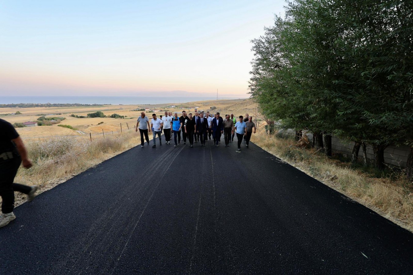 Vali Karakaya, 2 ilçede yol denetimi yaptı;