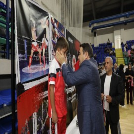 Vali Işın, 814 sporcuyla Zafer Kupası heyecanını yaşadı