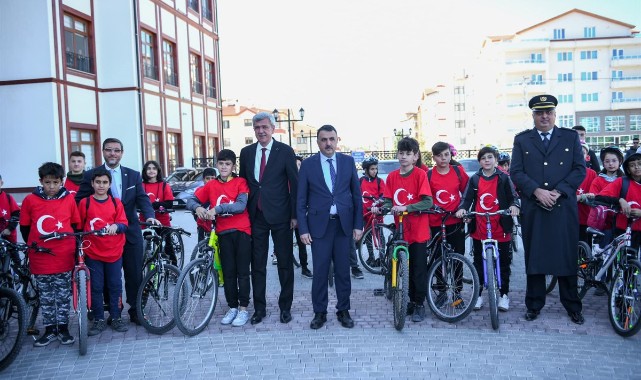 Öğrenciler 29 Ekim Cumhuriyet Bayramı için pedal çevirdi