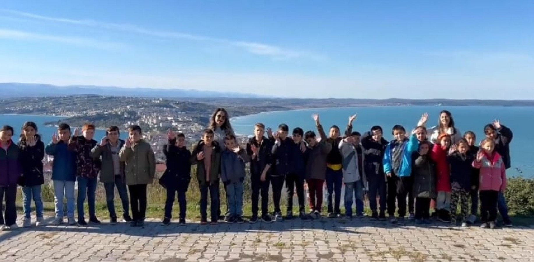 Sinop'u hiç görmemiş öğrenciler kenti gezdi;
