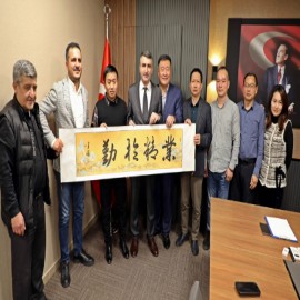 Bina yapmaya gelen Çin heyetinden anlamlı hediye