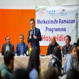 Hakkarili gençlerle iftar sohbeti