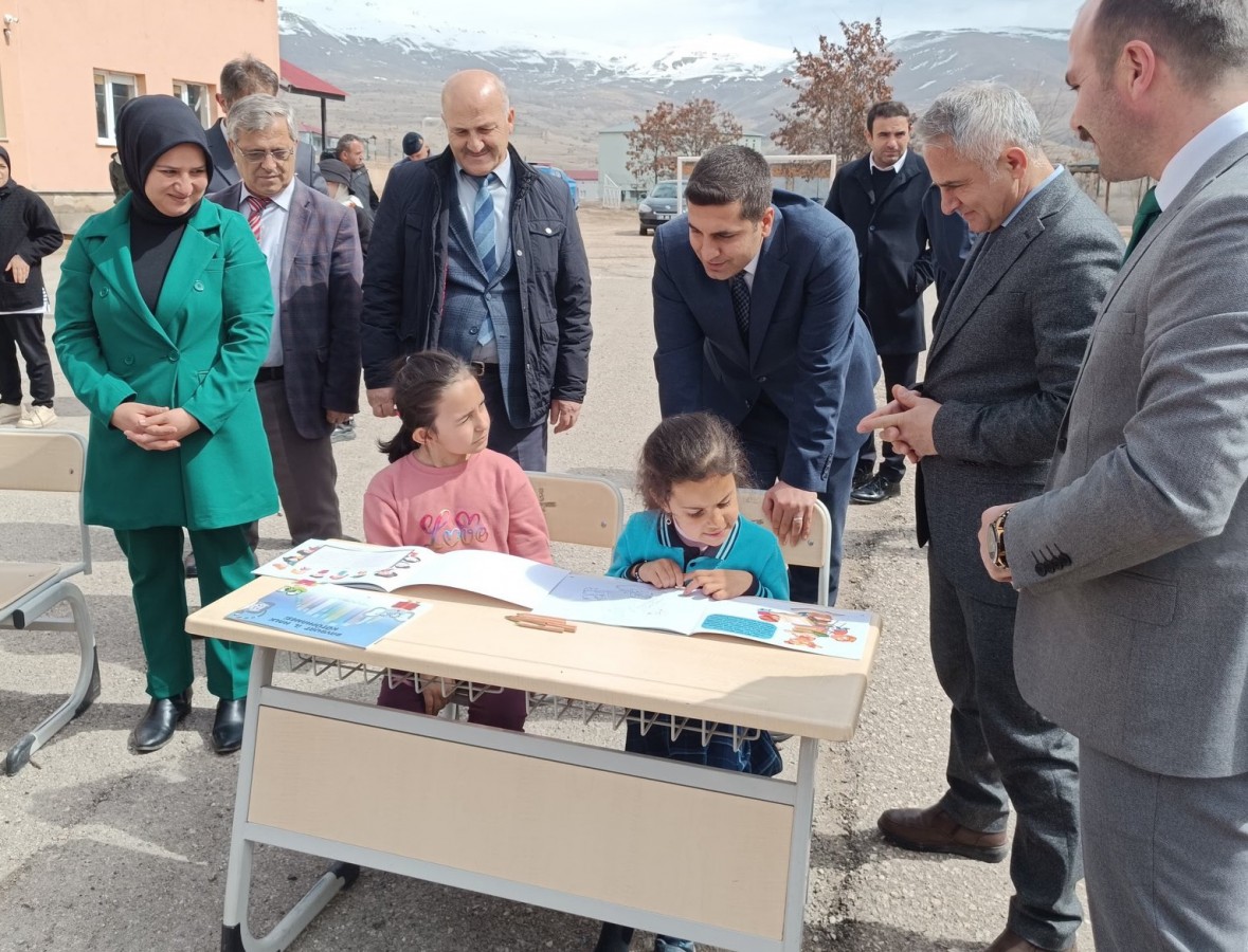 "Okumadan geçen bir gün, yitirilmiş bir gündür”