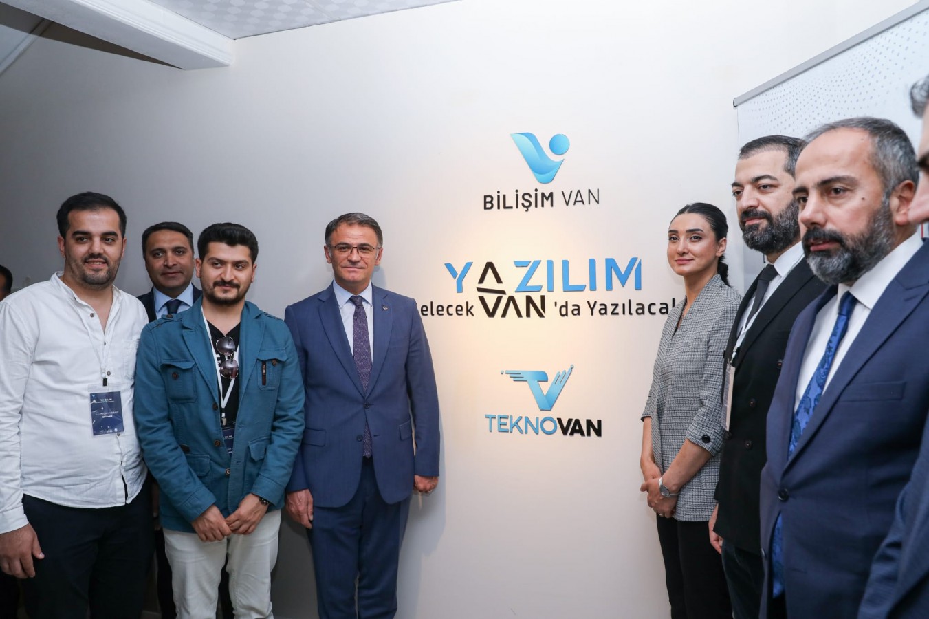 ‘Yazılım Van’ projesinin ilk öğrencileri ders başı yaptı;